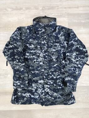 US Navy NWU Type I Gore-Tex Parka Jacket Hooded Blue Digital Camo Small Reg
